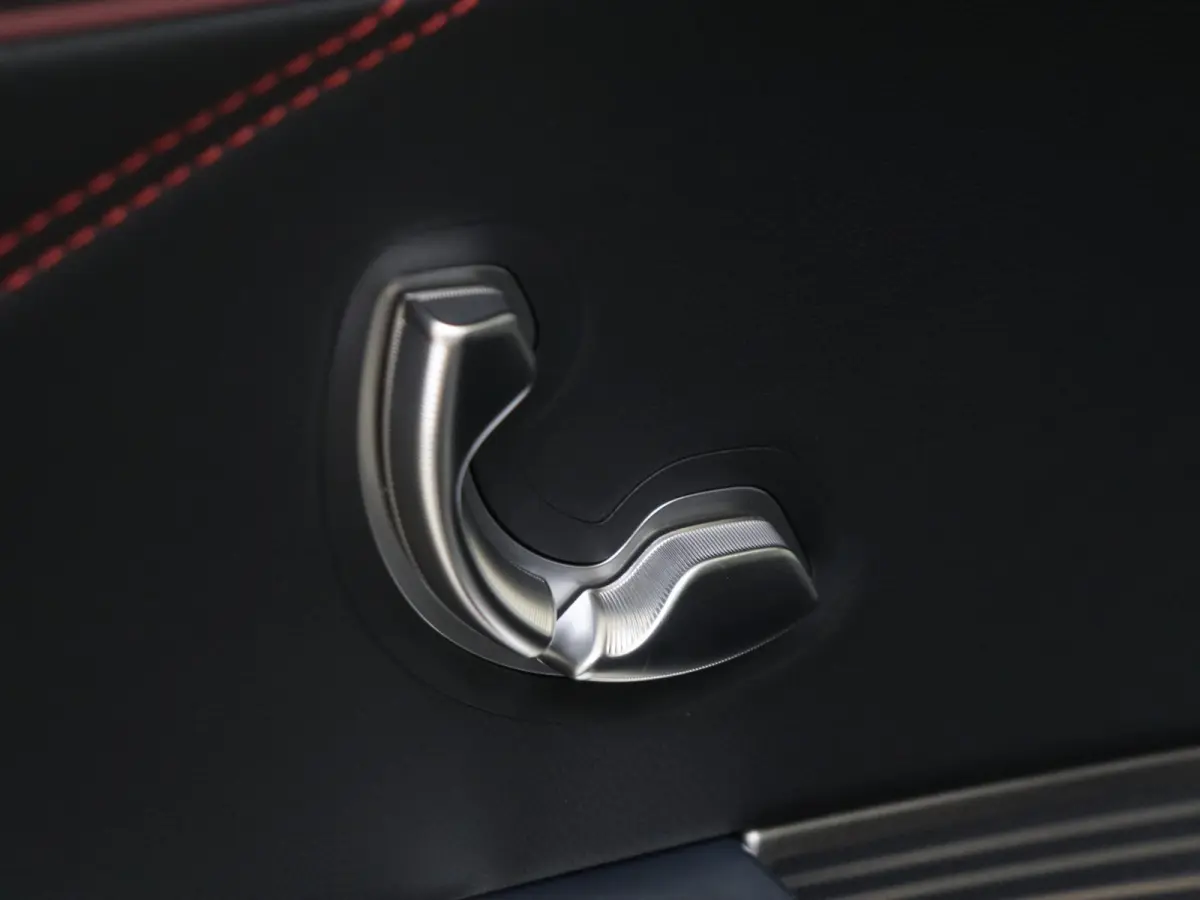 400 4MATIC Launch Edition 94 kWh / Winterpakket / Sky-control / Superscreen / Burmester / 20inch / 22Kw /