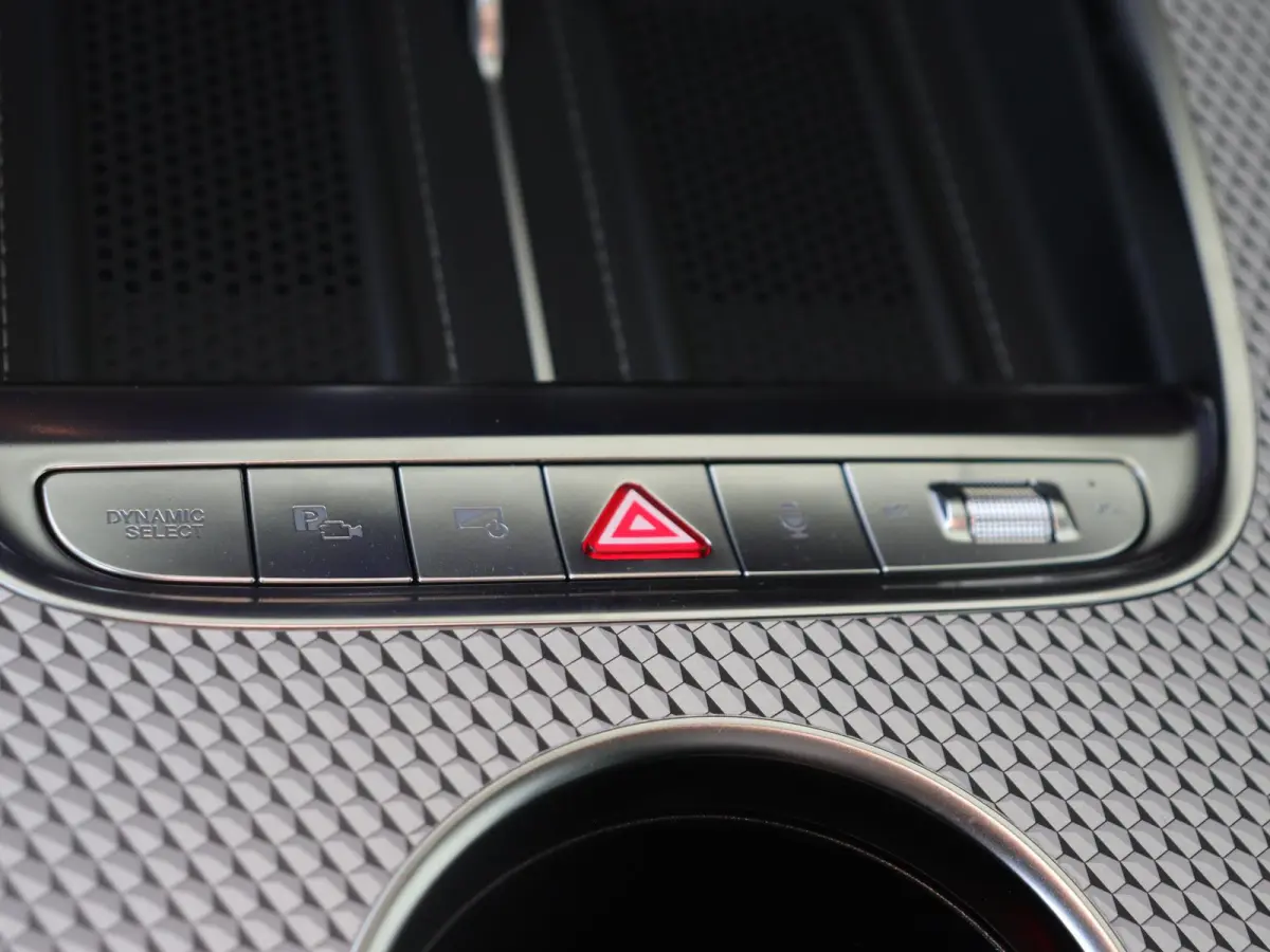 400 4MATIC Launch Edition 94 kWh / Winterpakket / Sky-control / Superscreen / Burmester / 20inch / 22Kw /