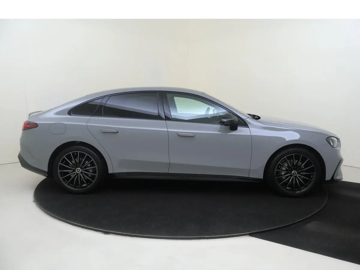 400 4MATIC Launch Edition 94 kWh / Winterpakket / Sky-control / Superscreen / Burmester / 20inch / 22Kw /