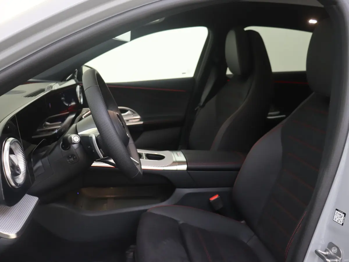 400 4MATIC Launch Edition 94 kWh / Winterpakket / Sky-control / Superscreen / Burmester / 20inch / 22Kw /
