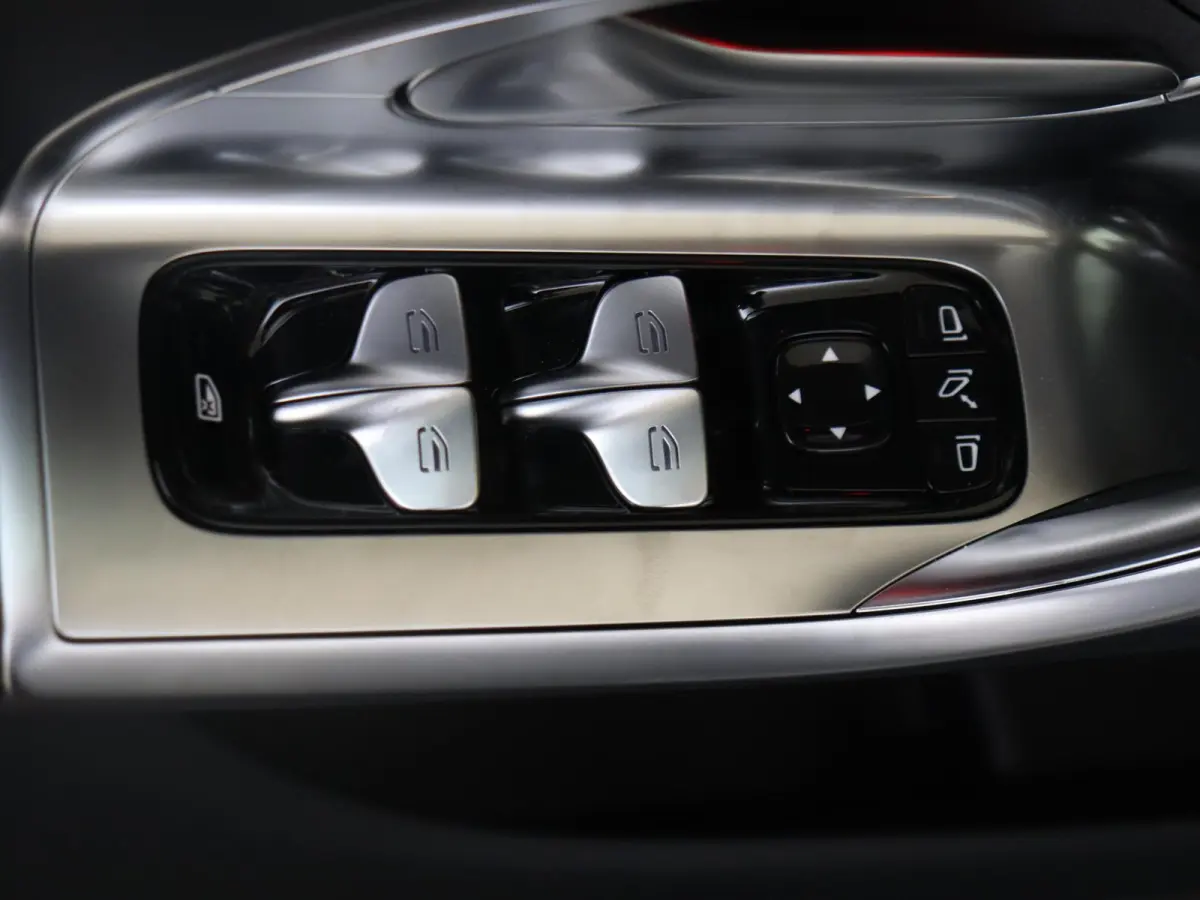 400 4MATIC Launch Edition 94 kWh / Winterpakket / Sky-control / Superscreen / Burmester / 20inch / 22Kw /