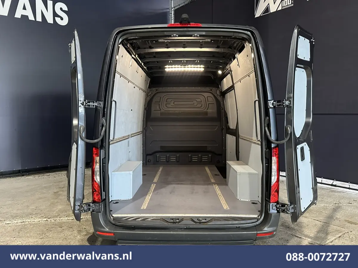 317 CDI 170pk L2H2 Euro6 Airco | 360 graden Camera | Apple Carplay | Cruisecontrol | Stoelverwarming Android Auto, Chauffeursstoel, Parkeersensoren, Bijrijdersbank