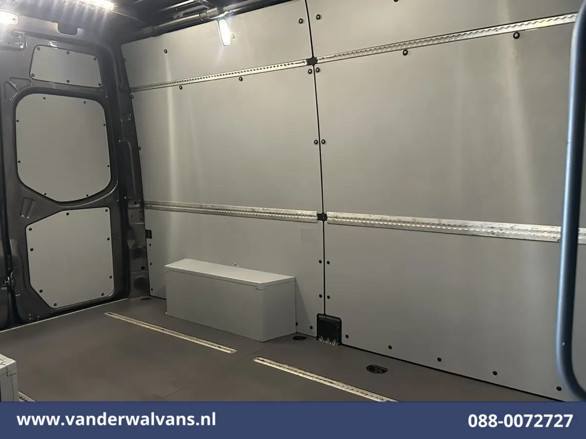 317 CDI 170pk L2H2 Euro6 Airco | 360 graden Camera | Apple Carplay | Cruisecontrol | Stoelverwarming Android Auto, Chauffeursstoel, Parkeersensoren, Bijrijdersbank