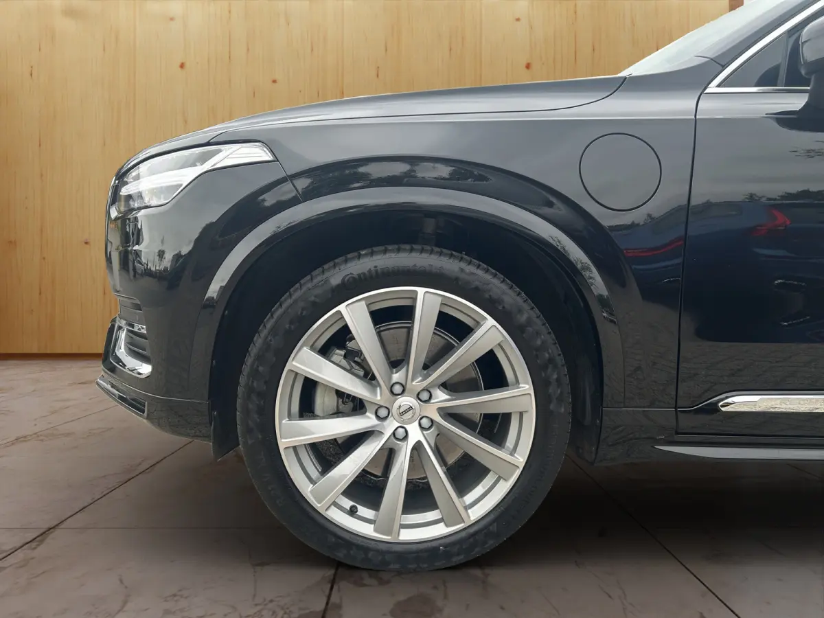 2.0 T8 Recharge AWD Inscription Exclusive | Luchtvering | Bowers & Wilkins | 360 Camera | Gelamineerd Glas | Trekhaak | Stoel Massage + Ventilatie