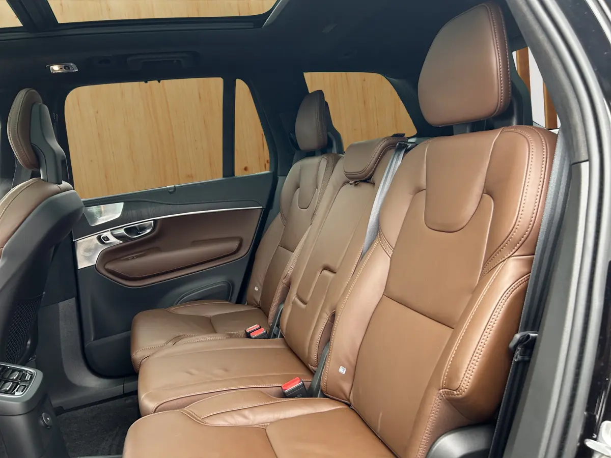 2.0 T8 Recharge AWD Inscription Exclusive | Luchtvering | Bowers & Wilkins | 360 Camera | Gelamineerd Glas | Trekhaak | Stoel Massage + Ventilatie