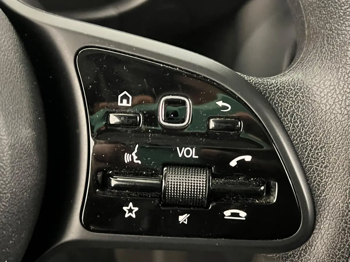 108 CDI L1 Pro Airco Apple Carplay/Android Auto Camera Navigatie Parkeersensoren Cruise Control