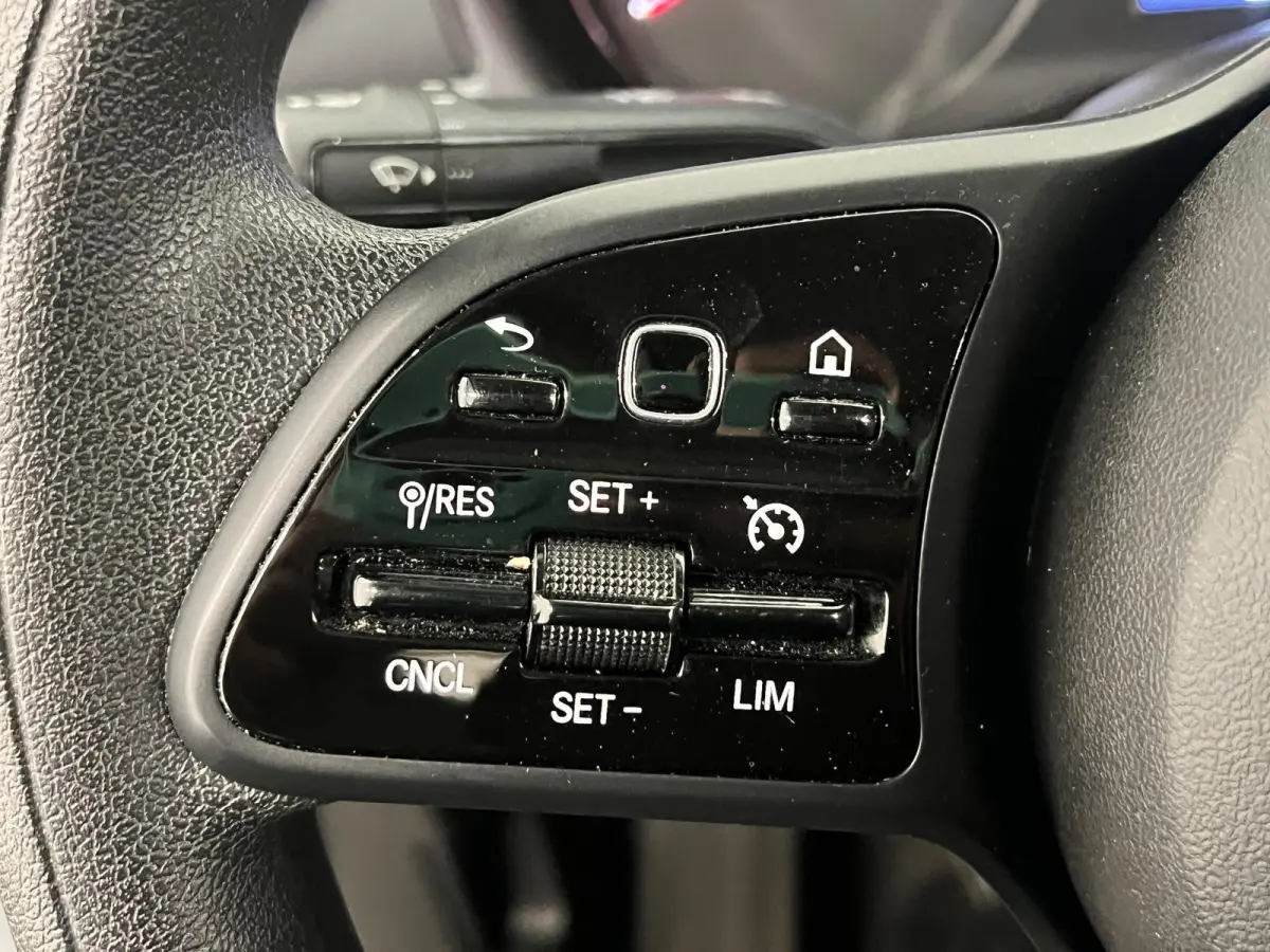 108 CDI L1 Pro Airco Apple Carplay/Android Auto Camera Navigatie Parkeersensoren Cruise Control