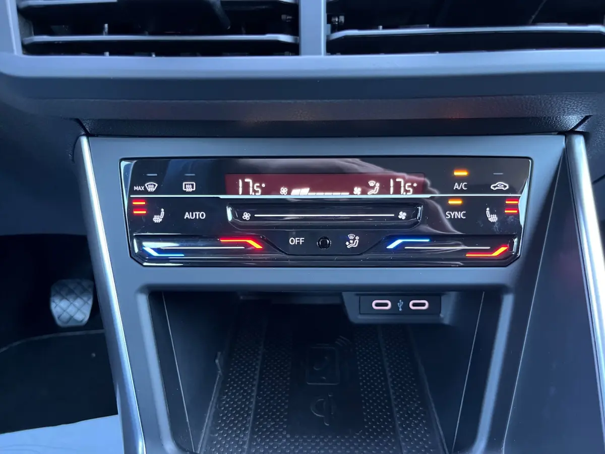 1.0 TSI Life Business NL.Auto/Climatronic/Carplay/Camera/Full-Led/Adaptive-cruise/1Ste Eigenaar