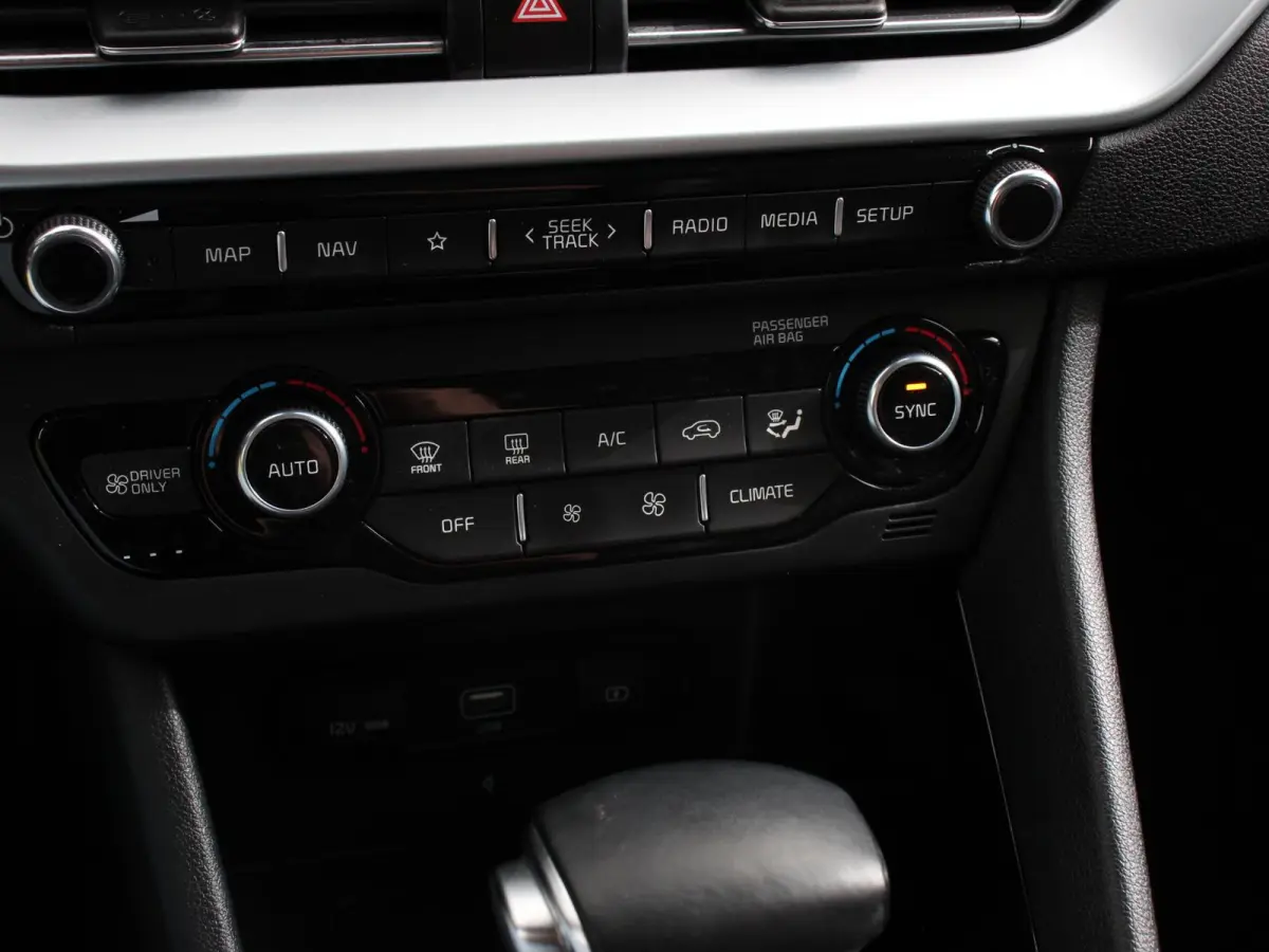 1.6 GDi Automaat PHEV Edition Navigatie Apple Carplay Android Auto Parkeerhulp Adaptive Cruise Control Stoel- en stuurverwarming Climate Control Lichtmetalen velgen