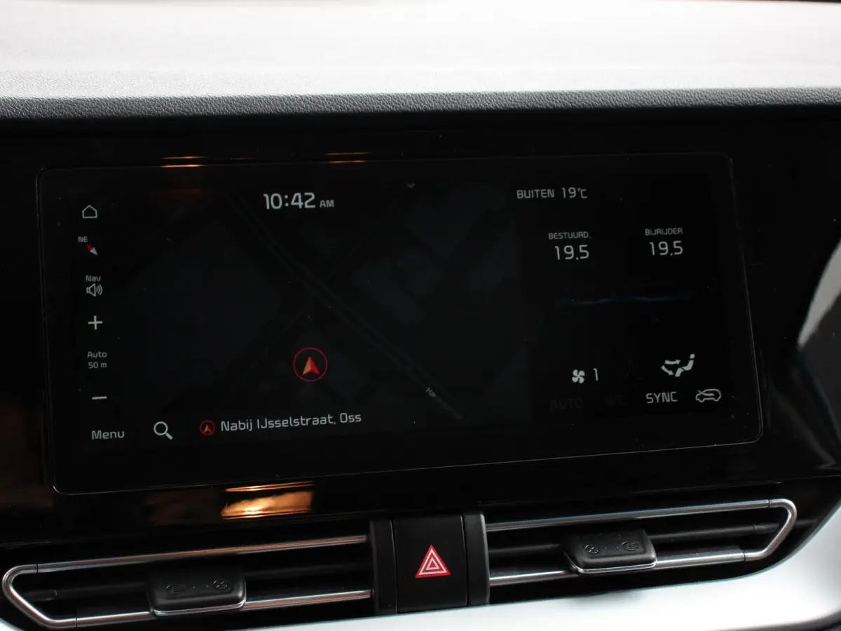 1.6 GDi Automaat PHEV Edition Navigatie Apple Carplay Android Auto Parkeerhulp Adaptive Cruise Control Stoel- en stuurverwarming Climate Control Lichtmetalen velgen