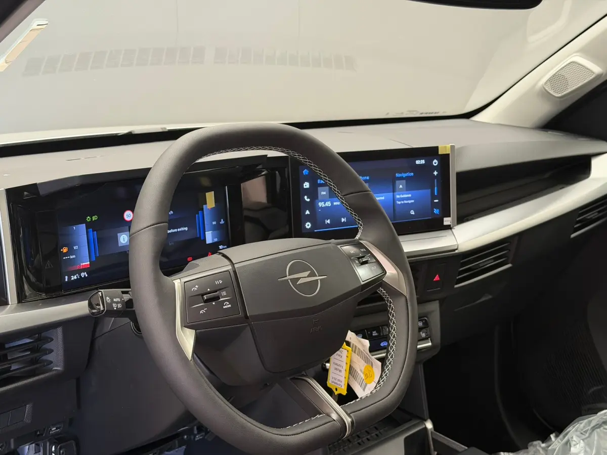 1.2 Turbo Hybrid GS Stoel+Stuur verwarming | Navigatie | Voorruitverwarming | Apple Carplay/Android Auto | Achteruitrijcamera | Apple Carplay/Android Auto|telefoonintegratie premium | Automa