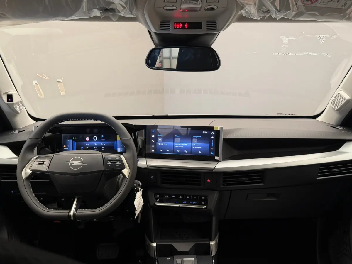 1.2 Turbo Hybrid GS Stoel+Stuur verwarming | Navigatie | Voorruitverwarming | Apple Carplay/Android Auto | Achteruitrijcamera | Apple Carplay/Android Auto|telefoonintegratie premium | Automa