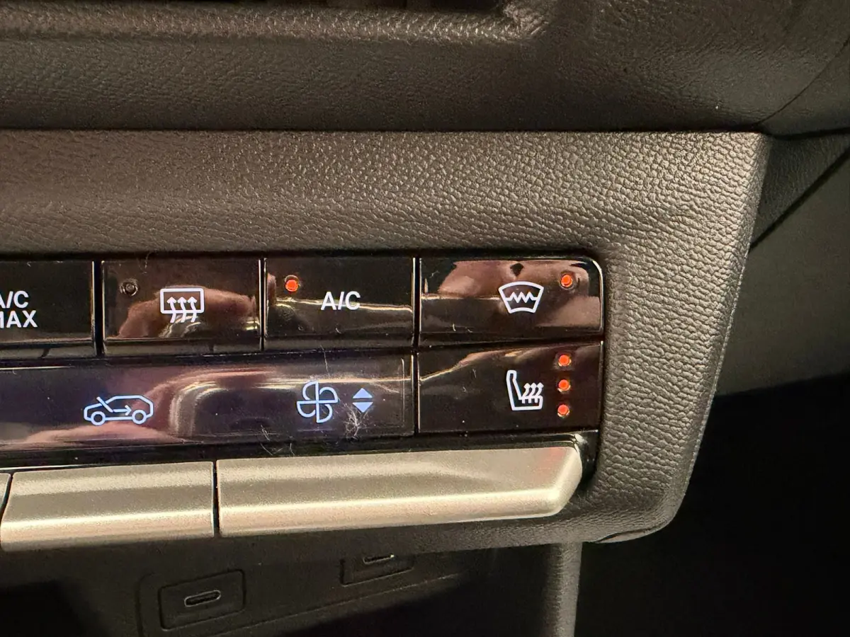 1.2 Turbo Hybrid GS Stoel+Stuur verwarming | Navigatie | Voorruitverwarming | Apple Carplay/Android Auto | Achteruitrijcamera | Apple Carplay/Android Auto|telefoonintegratie premium | Automa