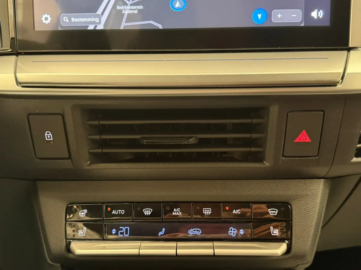 1.2 Turbo Hybrid GS Stoel+Stuur verwarming | Navigatie | Voorruitverwarming | Apple Carplay/Android Auto | Achteruitrijcamera | Apple Carplay/Android Auto|telefoonintegratie premium | Automa