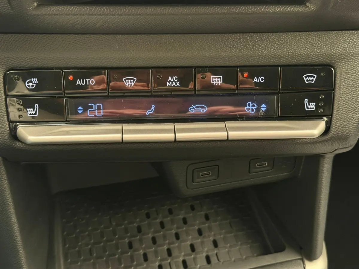 1.2 Turbo Hybrid GS Stoel+Stuur verwarming | Navigatie | Voorruitverwarming | Apple Carplay/Android Auto | Achteruitrijcamera | Apple Carplay/Android Auto|telefoonintegratie premium | Automa
