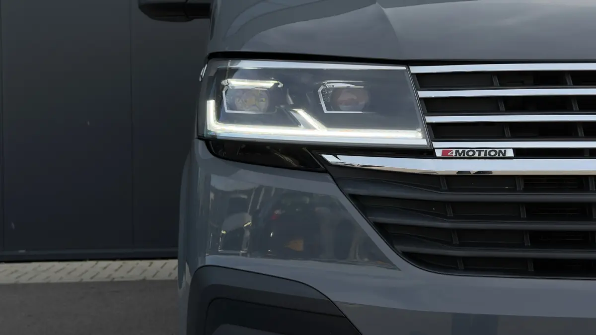 Bulli 4Motion | TTR-Edition | Eco-Leder | Led | Digitaal Display | Trekhaak | Pure Grey