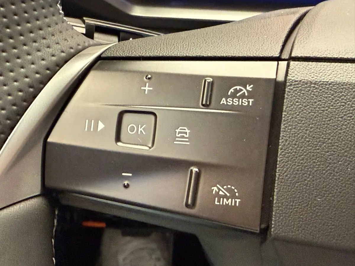1.2 Turbo Hybrid Business Edition Focal | Panoramadak | HUD | Carplay/Android Auto | Navigatie | Stoelverwarming| Achteruitrijcamera | Adaptive Cruise Control met slimme snelheidsbegrenzer e
