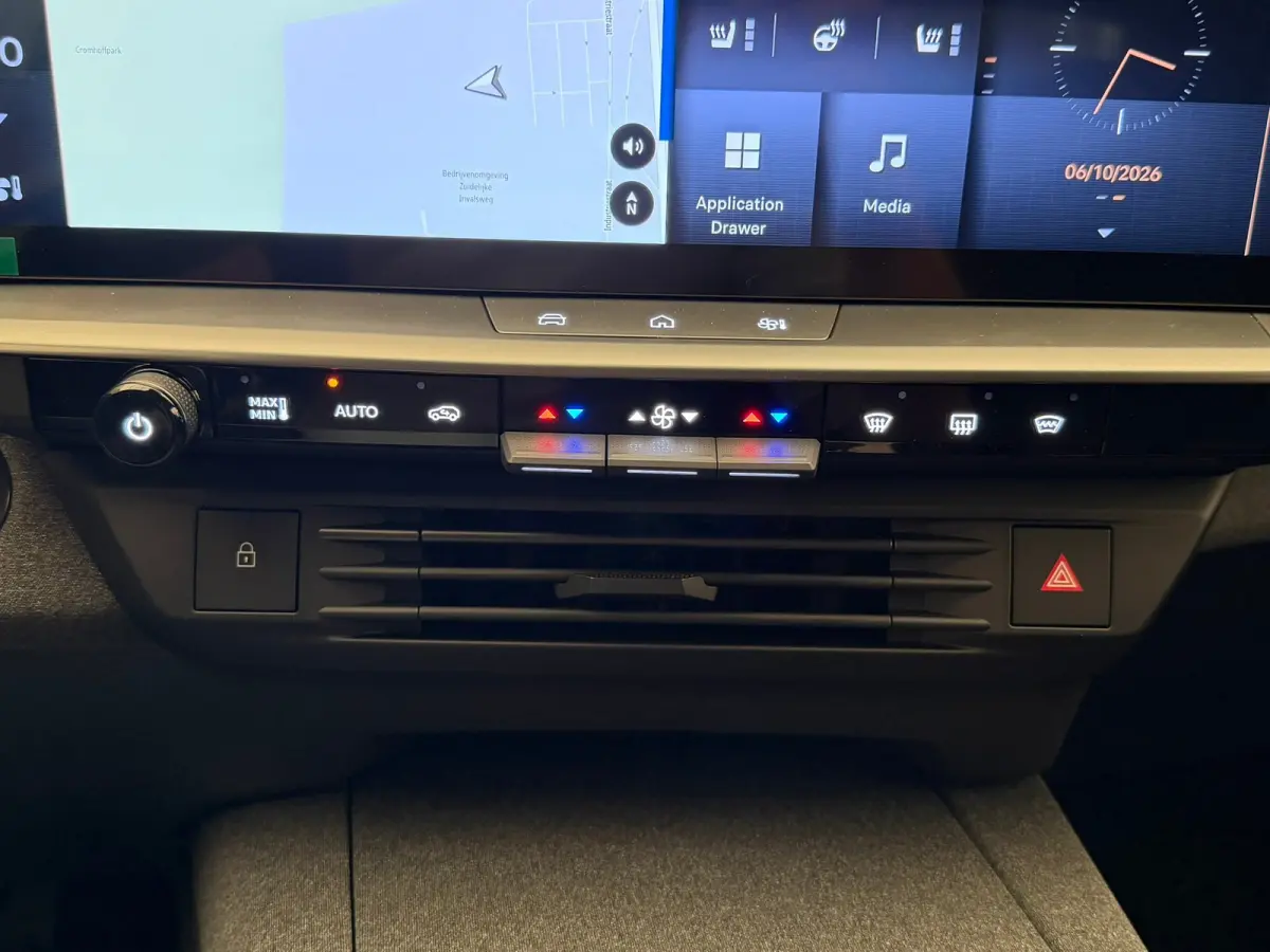 1.2 Turbo Hybrid Business Edition Focal | Panoramadak | HUD | Carplay/Android Auto | Navigatie | Stoelverwarming| Achteruitrijcamera | Adaptive Cruise Control met slimme snelheidsbegrenzer e
