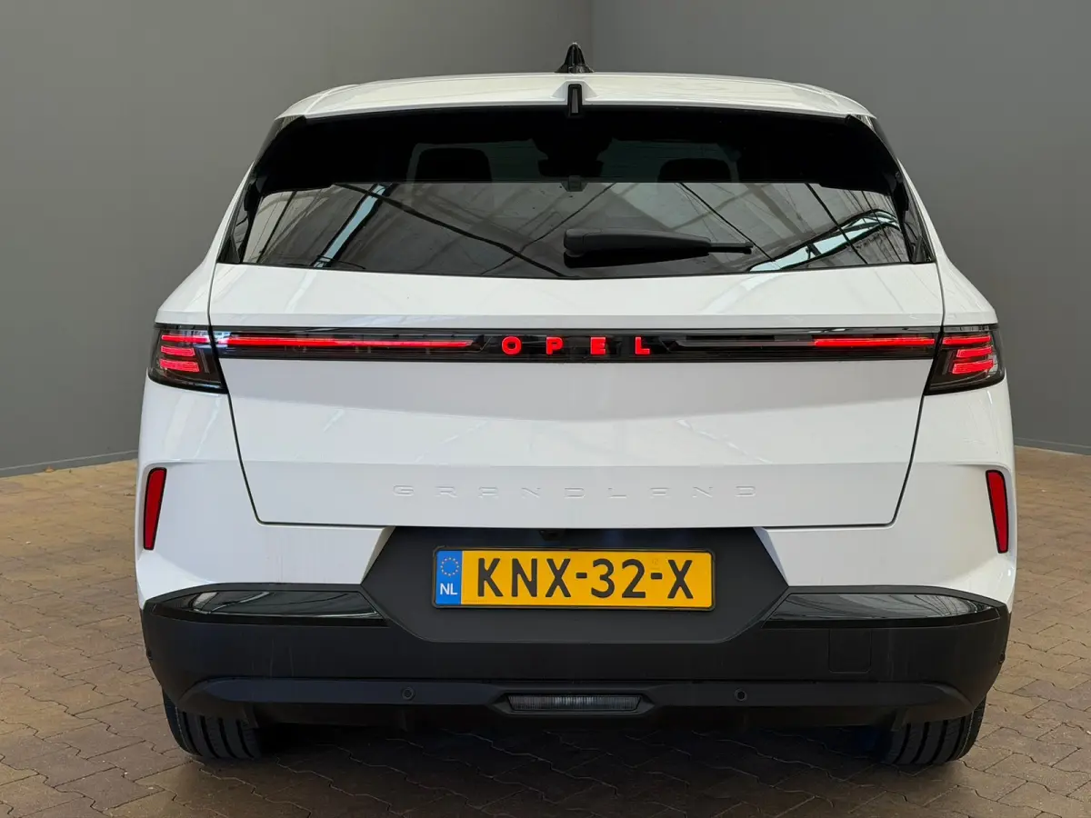 1.2 Turbo Hybrid Business Edition Focal | Panoramadak | HUD | Carplay/Android Auto | Navigatie | Stoelverwarming| Achteruitrijcamera | Adaptive Cruise Control met slimme snelheidsbegrenzer e