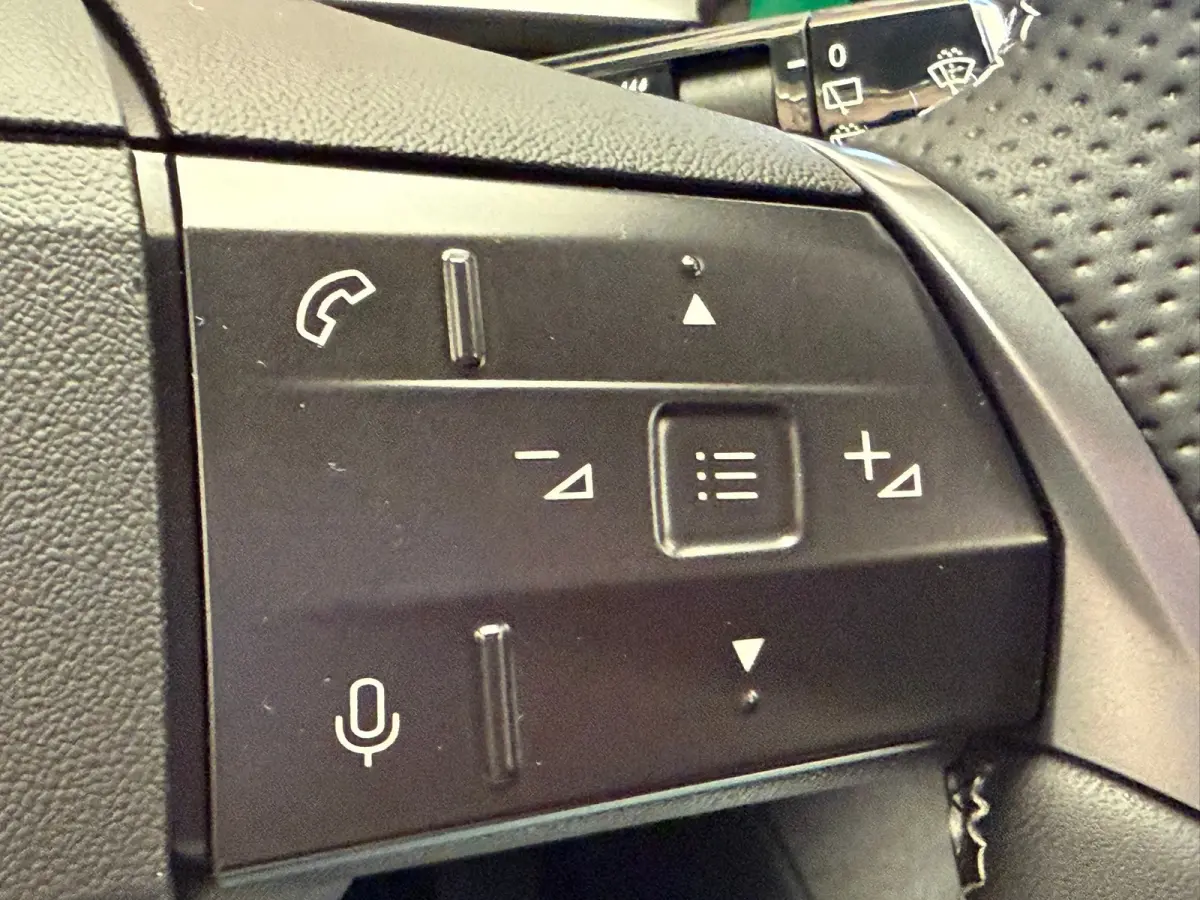 1.2 Turbo Hybrid Business Edition Focal | Panoramadak | HUD | Carplay/Android Auto | Navigatie | Stoelverwarming| Achteruitrijcamera | Adaptive Cruise Control met slimme snelheidsbegrenzer e