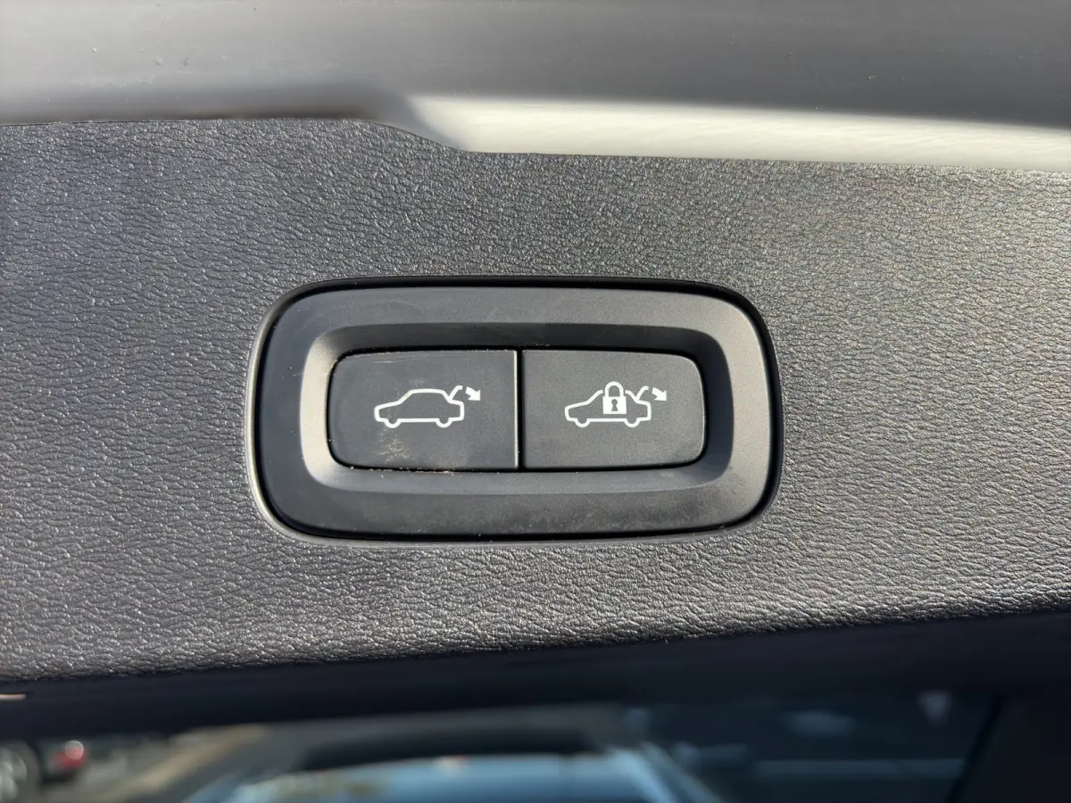 2.0 T8 Plug-in hybrid AWD Polestar Engineered | Heico Uitlaat Systeem | Bowers & Wilkins | Trekhaak | Stoel + Stuur Verwarming | 360 Camera |