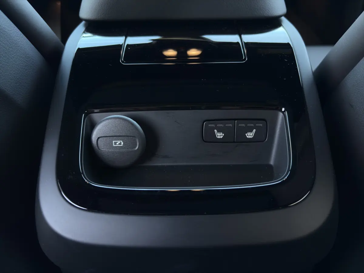 2.0 T8 Plug-in hybrid AWD Polestar Engineered | Heico Uitlaat Systeem | Bowers & Wilkins | Trekhaak | Stoel + Stuur Verwarming | 360 Camera |