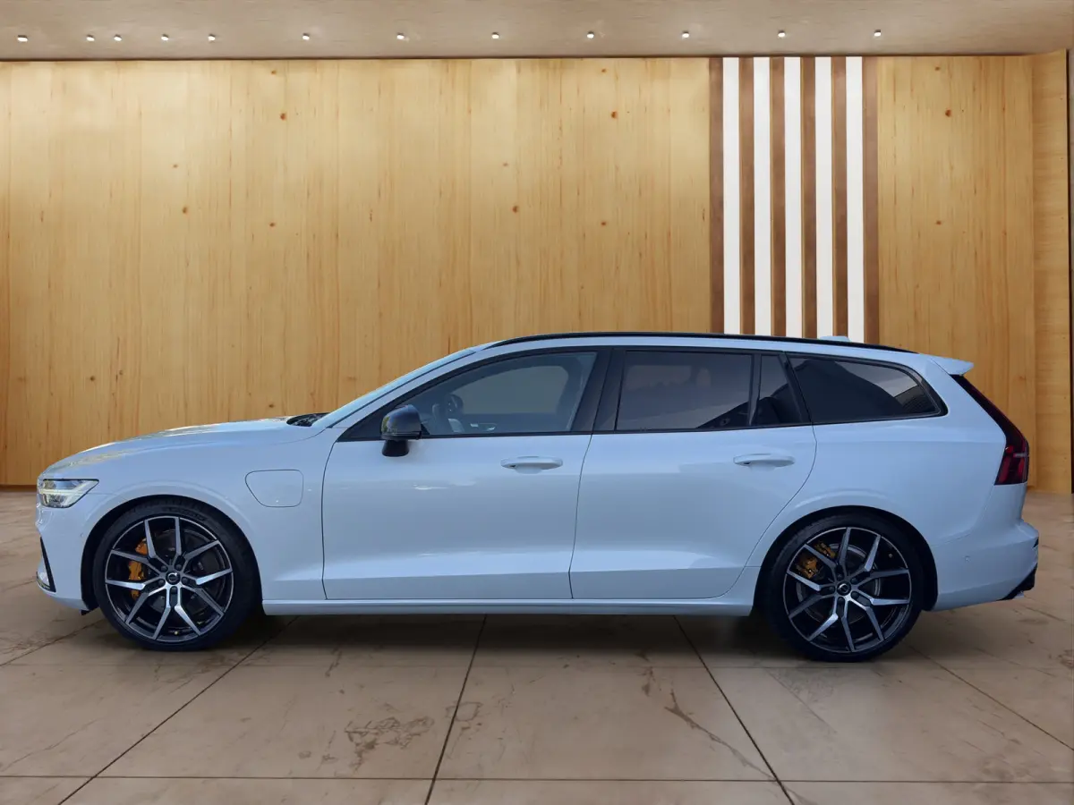 2.0 T8 Plug-in hybrid AWD Polestar Engineered | Heico Uitlaat Systeem | Bowers & Wilkins | Trekhaak | Stoel + Stuur Verwarming | 360 Camera |