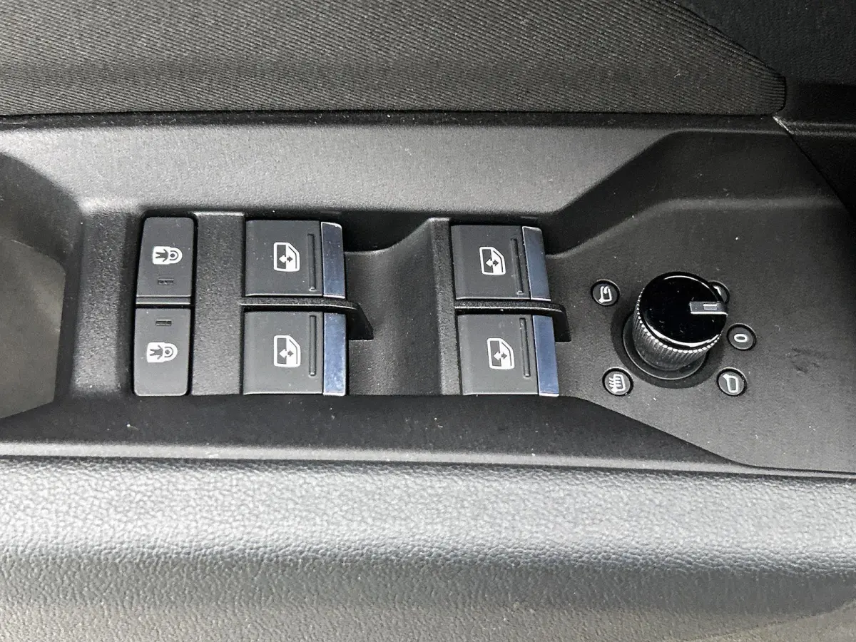 40 Launch edition Advanced 77 kWh 204 PK | Automaat | Navigatie | Camera | Stoelverwarming | Parkeersensoren | LED | Lichtmetalen velgen | Warmtepomp | Stoelverwarming |