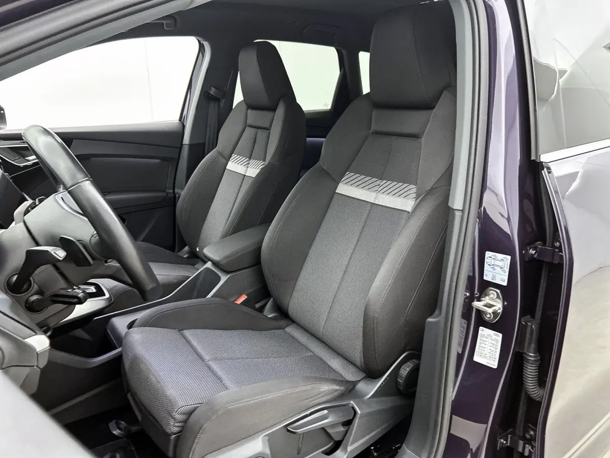 40 Launch edition Advanced 77 kWh 204 PK | Automaat | Navigatie | Camera | Stoelverwarming | Parkeersensoren | LED | Lichtmetalen velgen | Warmtepomp | Stoelverwarming |