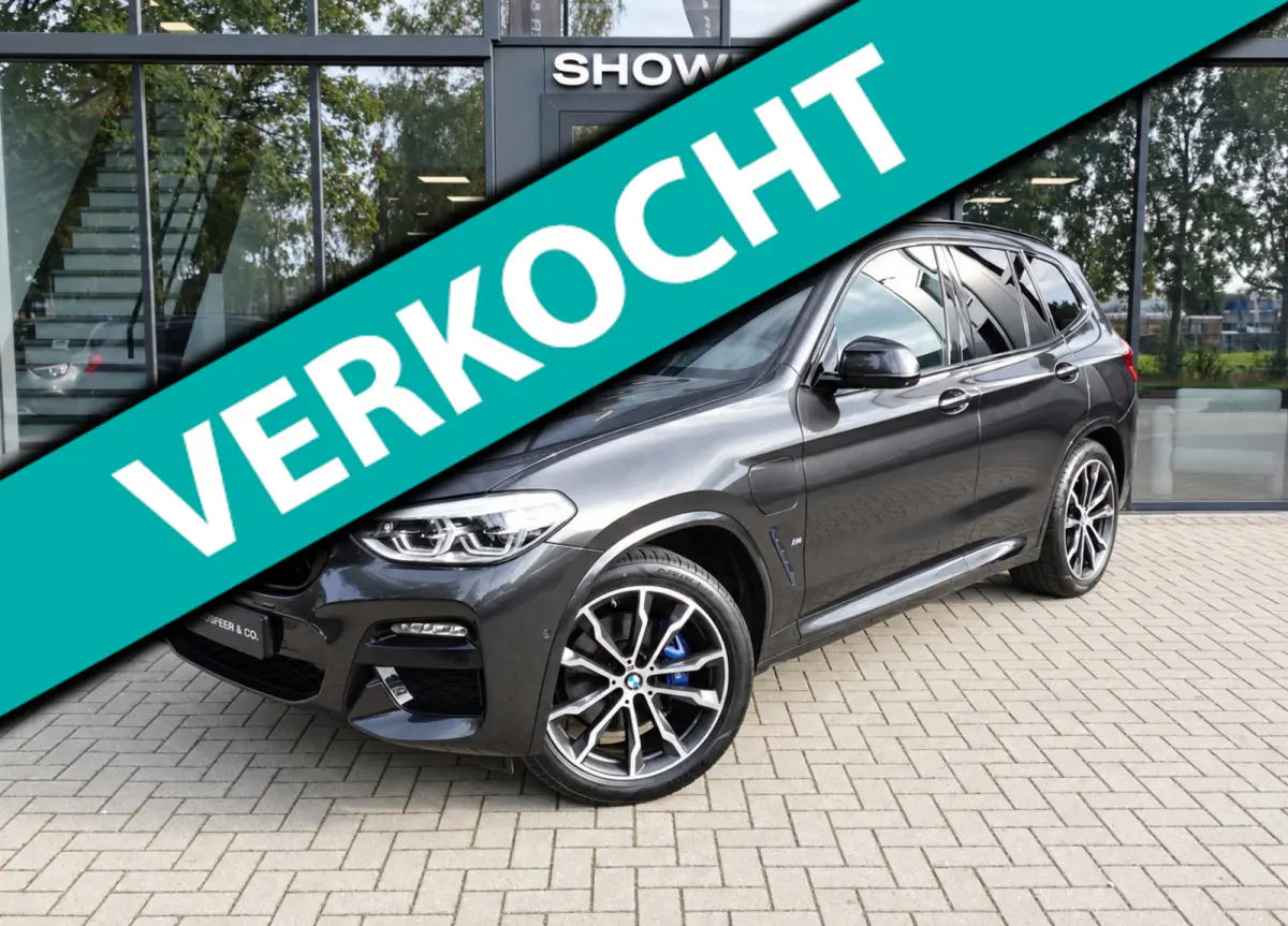 XDrive30e High Executive PANO KEYLESS 360