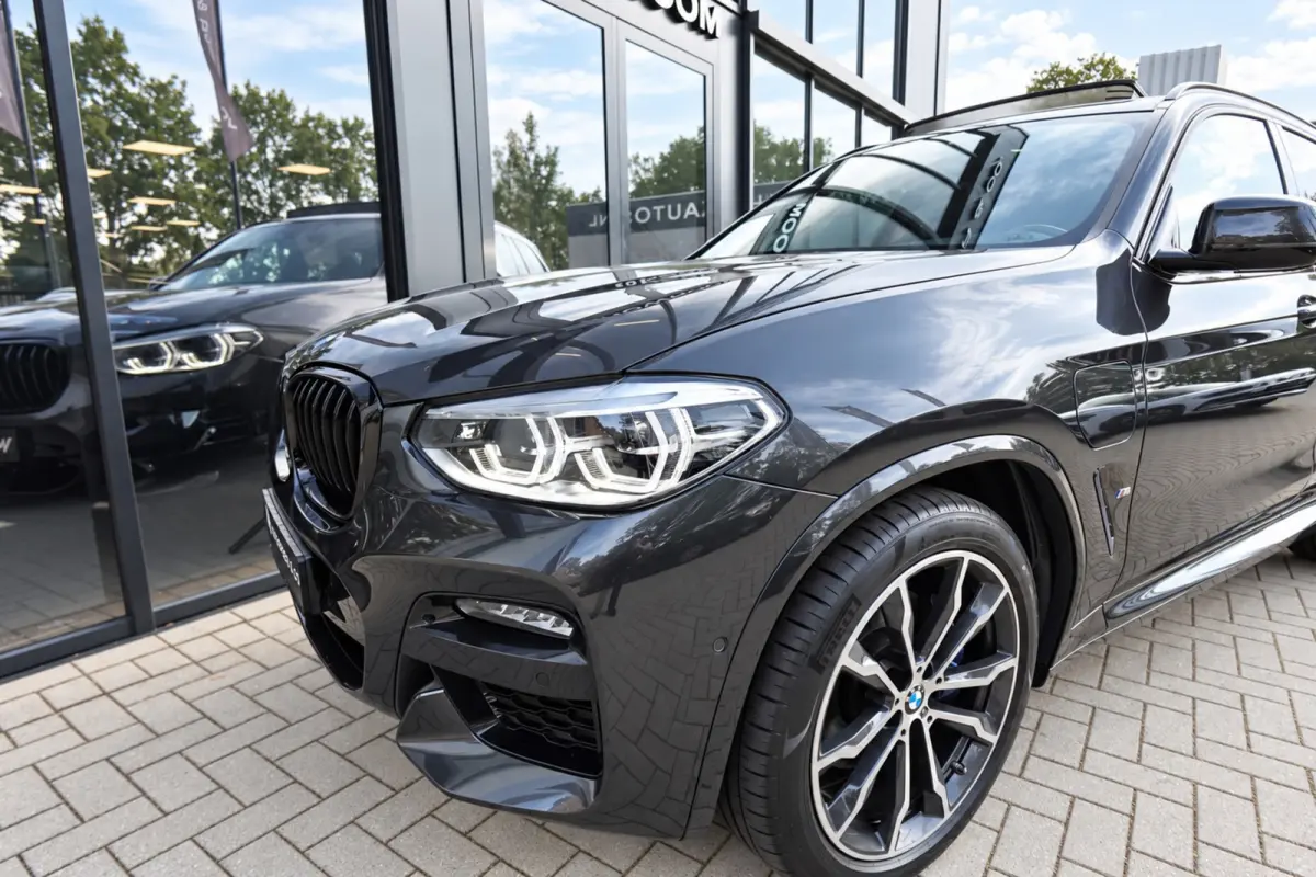 XDrive30e High Executive PANO KEYLESS 360