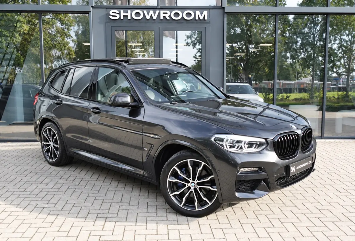 XDrive30e High Executive PANO KEYLESS 360
