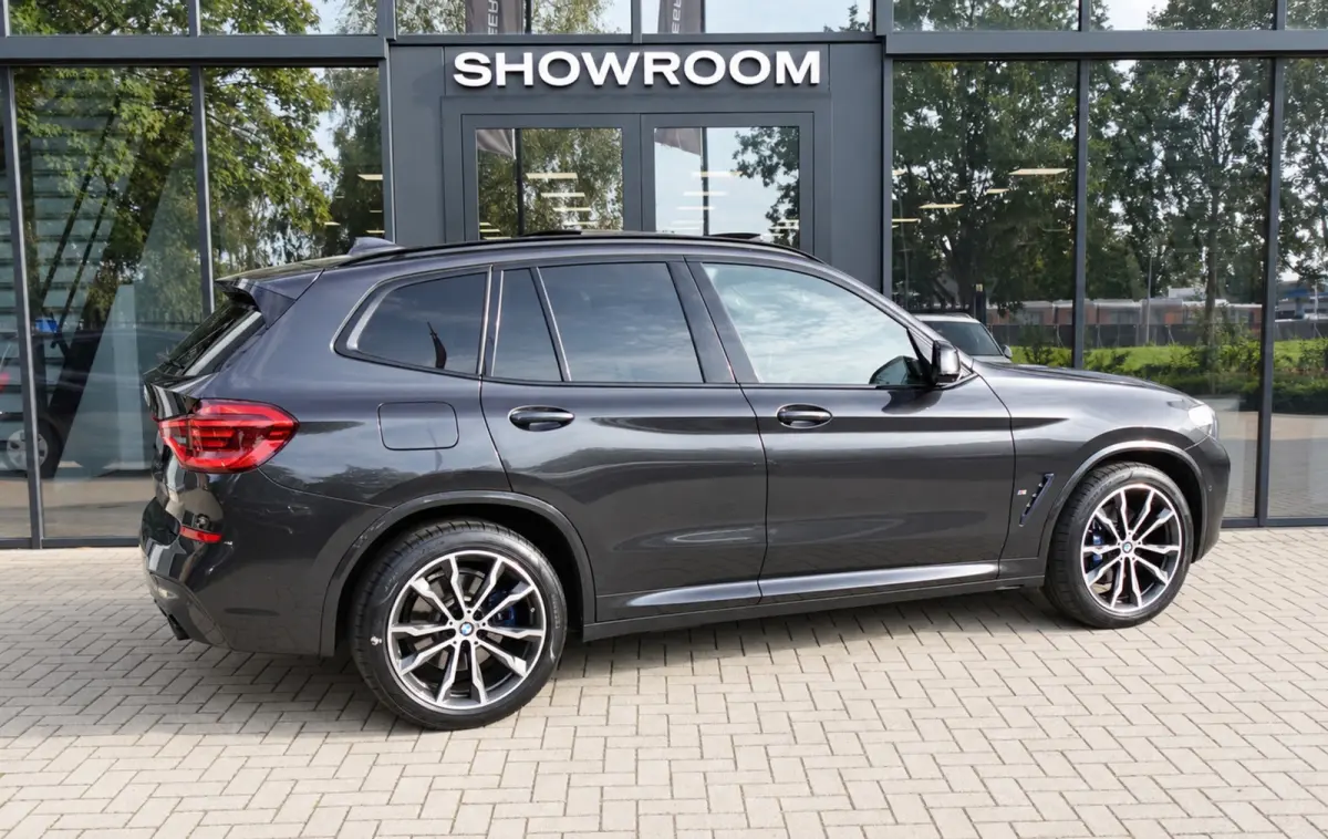XDrive30e High Executive PANO KEYLESS 360