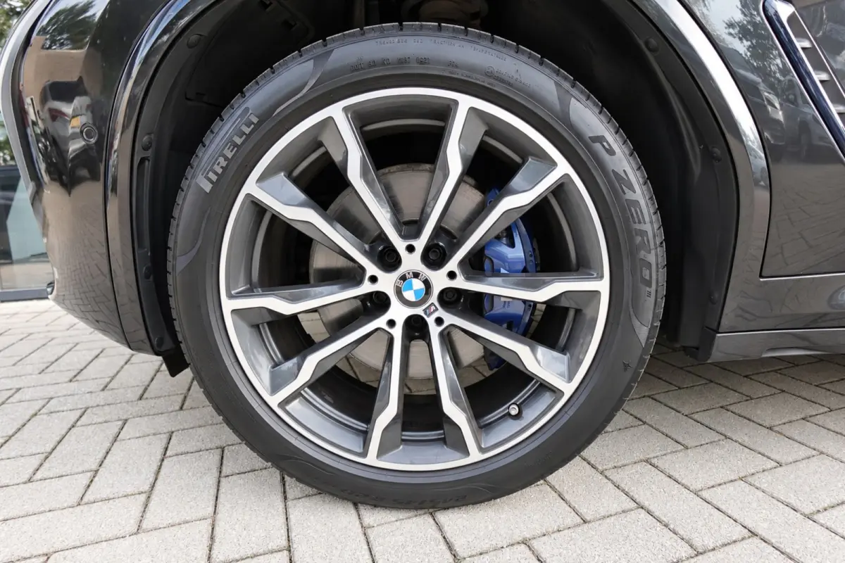 XDrive30e High Executive PANO KEYLESS 360