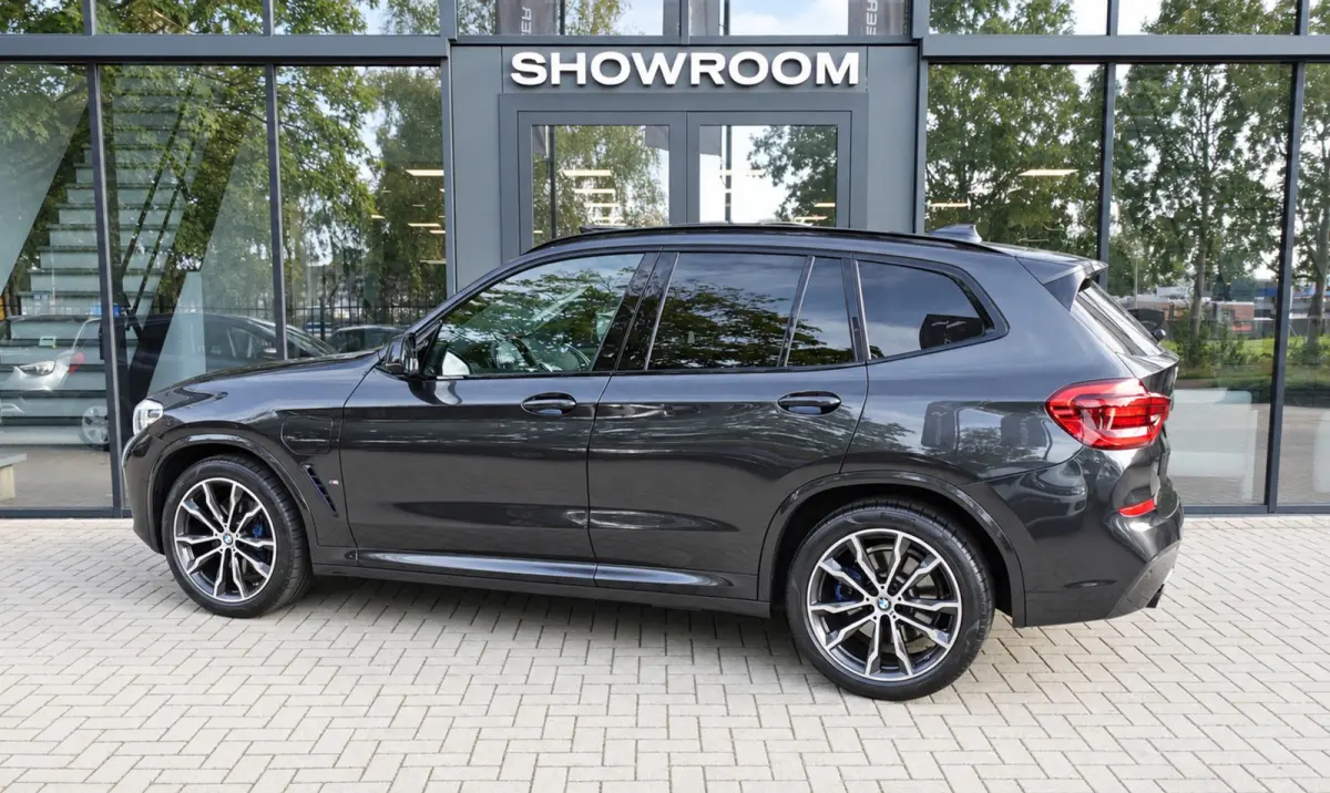XDrive30e High Executive PANO KEYLESS 360