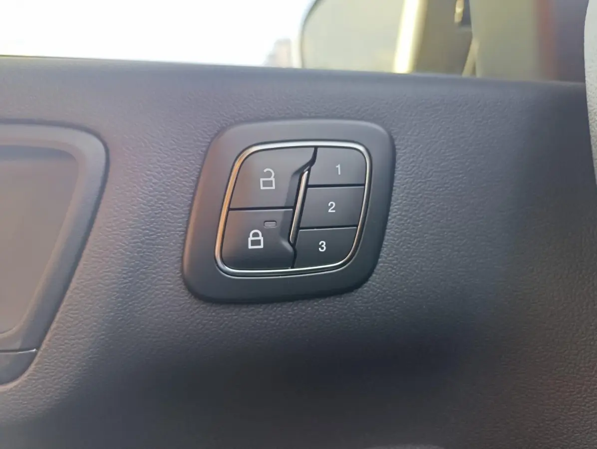 2.5 PHEV ST-Line X | VOORRAAD! | Black Pack | Panodak | Elek. trekhaak | Adaptive Cruise | AGR stoelen met memory | Stoel/stuur voorruitverwarming | B&O Audio | Dodehoekdetectie | Elek. klep