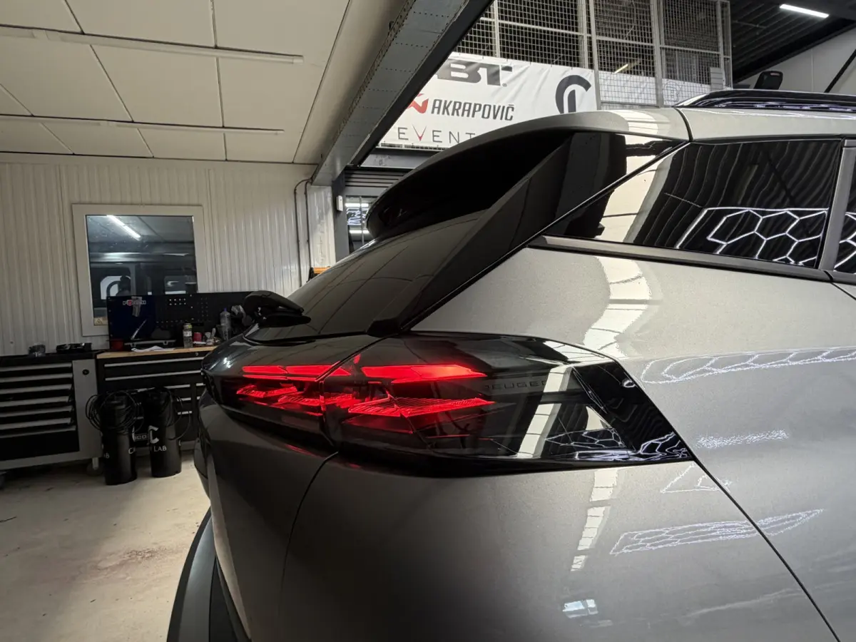 1.2 PureTech 100 Allure | Apple Car Play | Nieuwstaat
