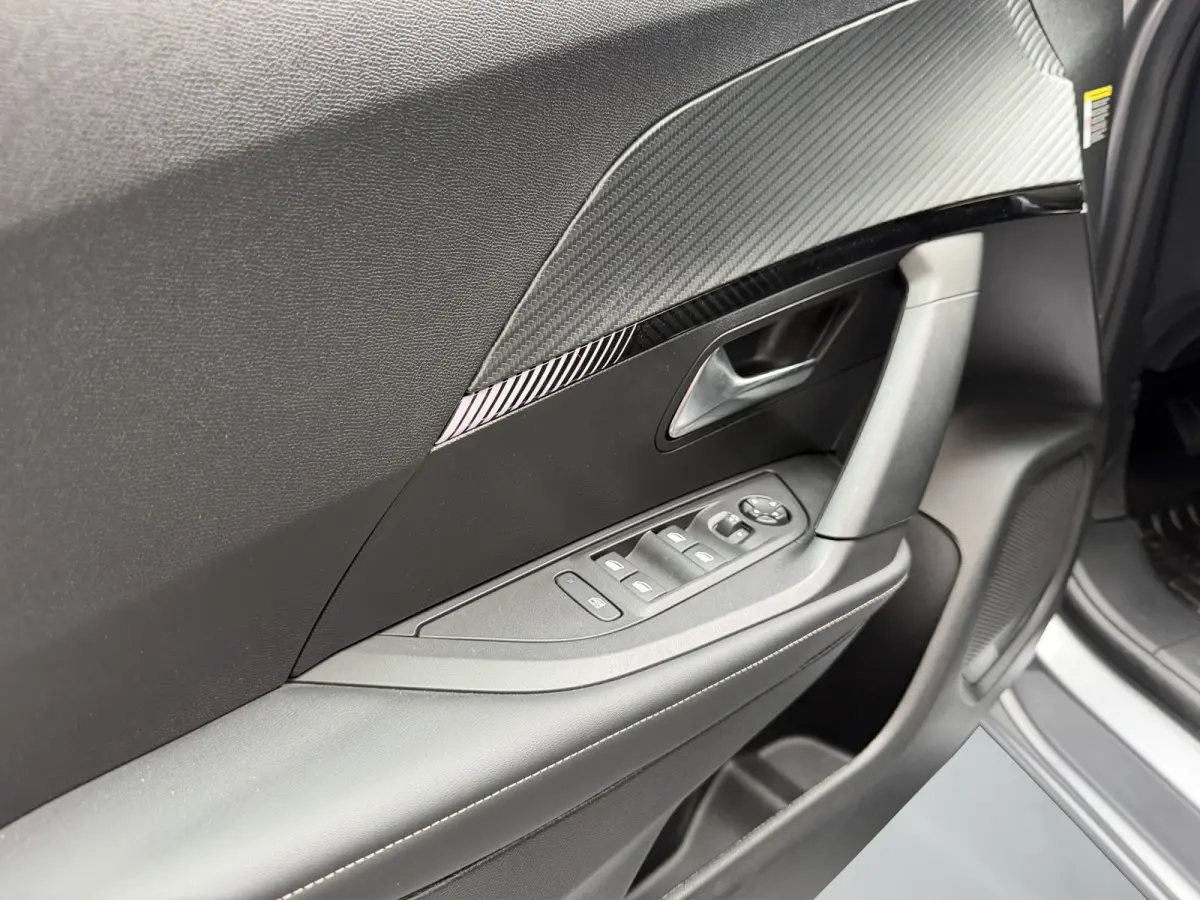 1.2 PureTech 100 Allure | Apple Car Play | Nieuwstaat