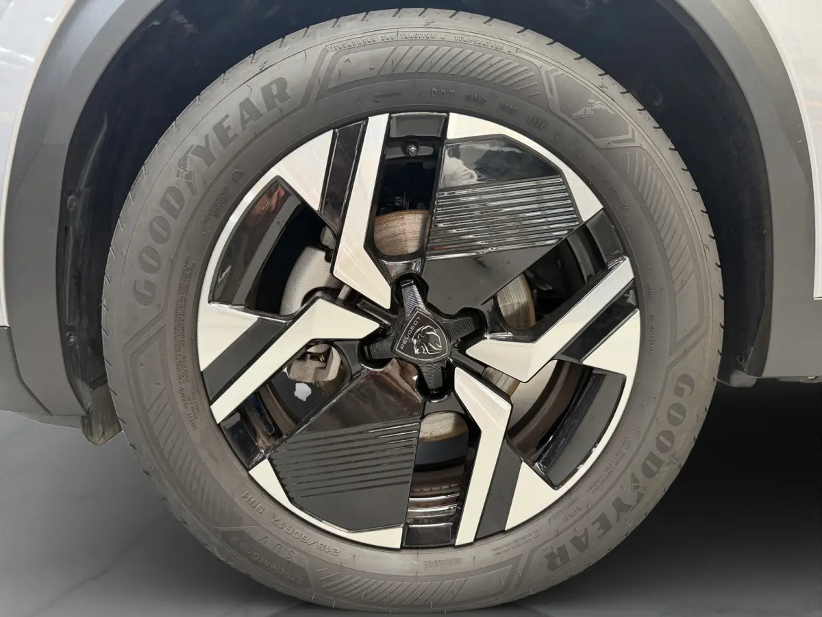 1.2 PureTech 100 Allure | Apple Car Play | Nieuwstaat