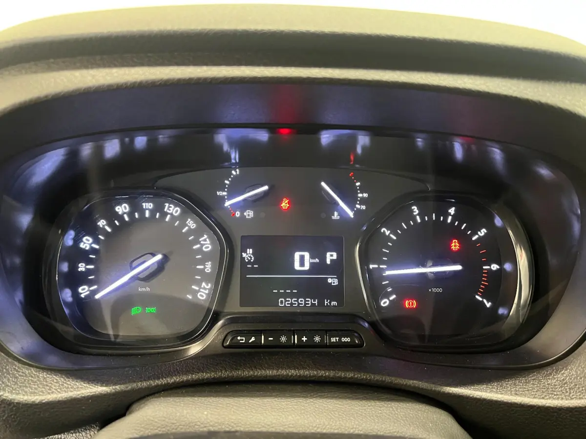 2.0 BlueHDI 145PK Automaat Airco Bluetooth Cruise Control Trekhaak Navigatie Carplay