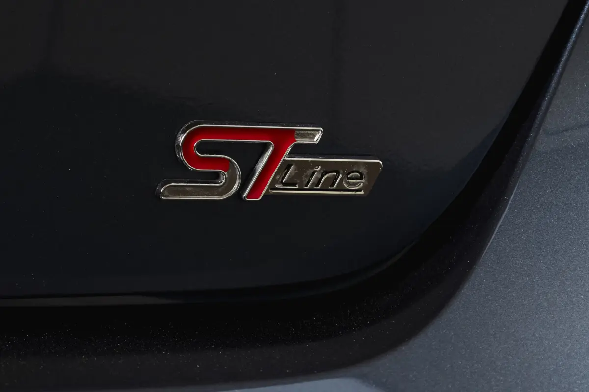 1.0 EcoBoost 100 PK ST-Line Orig. NL | Cruise | Winterpakket | PDC | Camera | NAV + App. Connect | ECC | LM 17" |