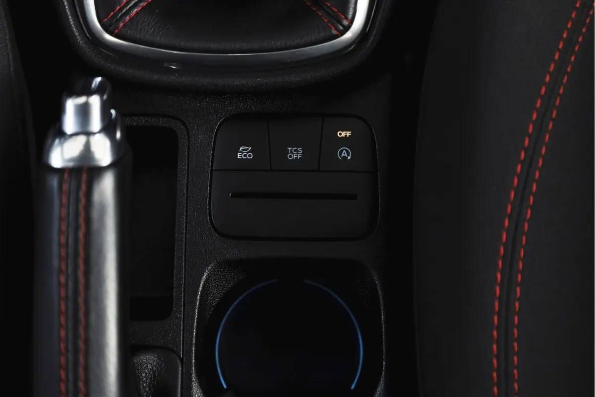 1.0 EcoBoost 100 PK ST-Line Orig. NL | Cruise | Winterpakket | PDC | Camera | NAV + App. Connect | ECC | LM 17" |