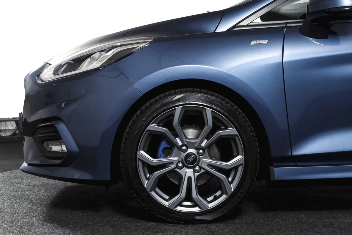 1.0 EcoBoost 100 PK ST-Line Orig. NL | Cruise | Winterpakket | PDC | Camera | NAV + App. Connect | ECC | LM 17" |