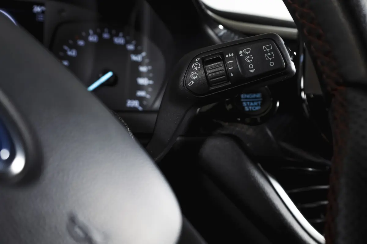 1.0 EcoBoost 100 PK ST-Line Orig. NL | Cruise | Winterpakket | PDC | Camera | NAV + App. Connect | ECC | LM 17" |