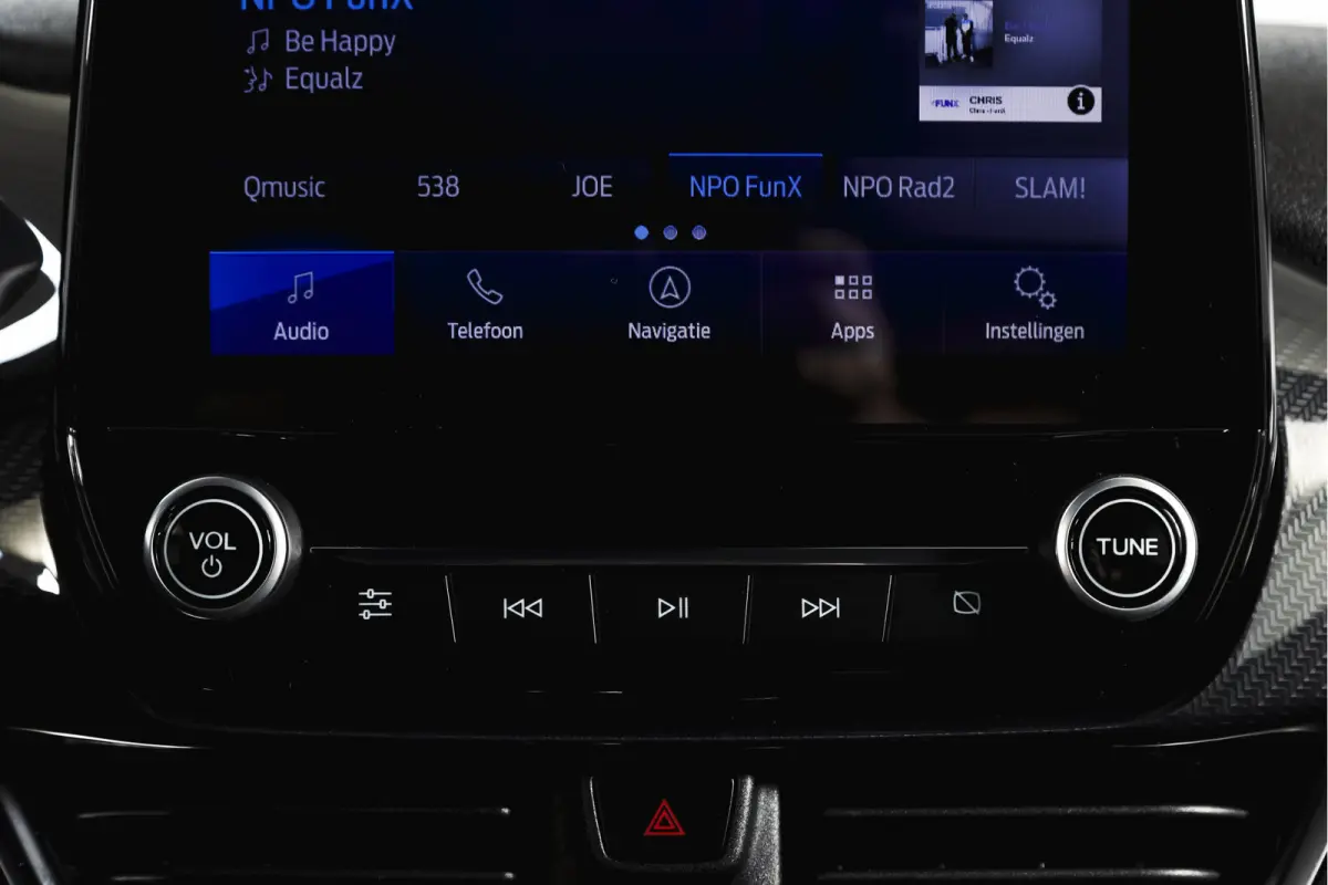 1.0 EcoBoost 100 PK ST-Line Orig. NL | Cruise | Winterpakket | PDC | Camera | NAV + App. Connect | ECC | LM 17" |