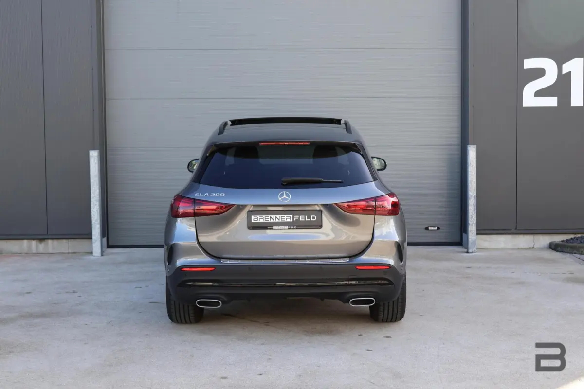 200 AMG Line / Panoramadak / Keyless-Go / 360 Camera / Stuurwielverwarming / Trekhaak Wegklapbaar