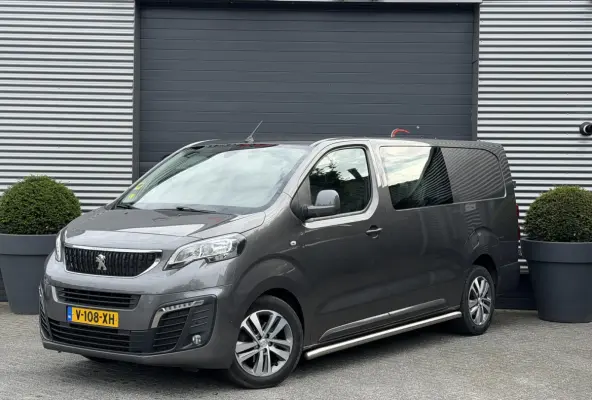 231L 2.0 BlueHDI 180 Premium Pack | Navigatie | Camera | Trekhaak | Lederen Bekleding |