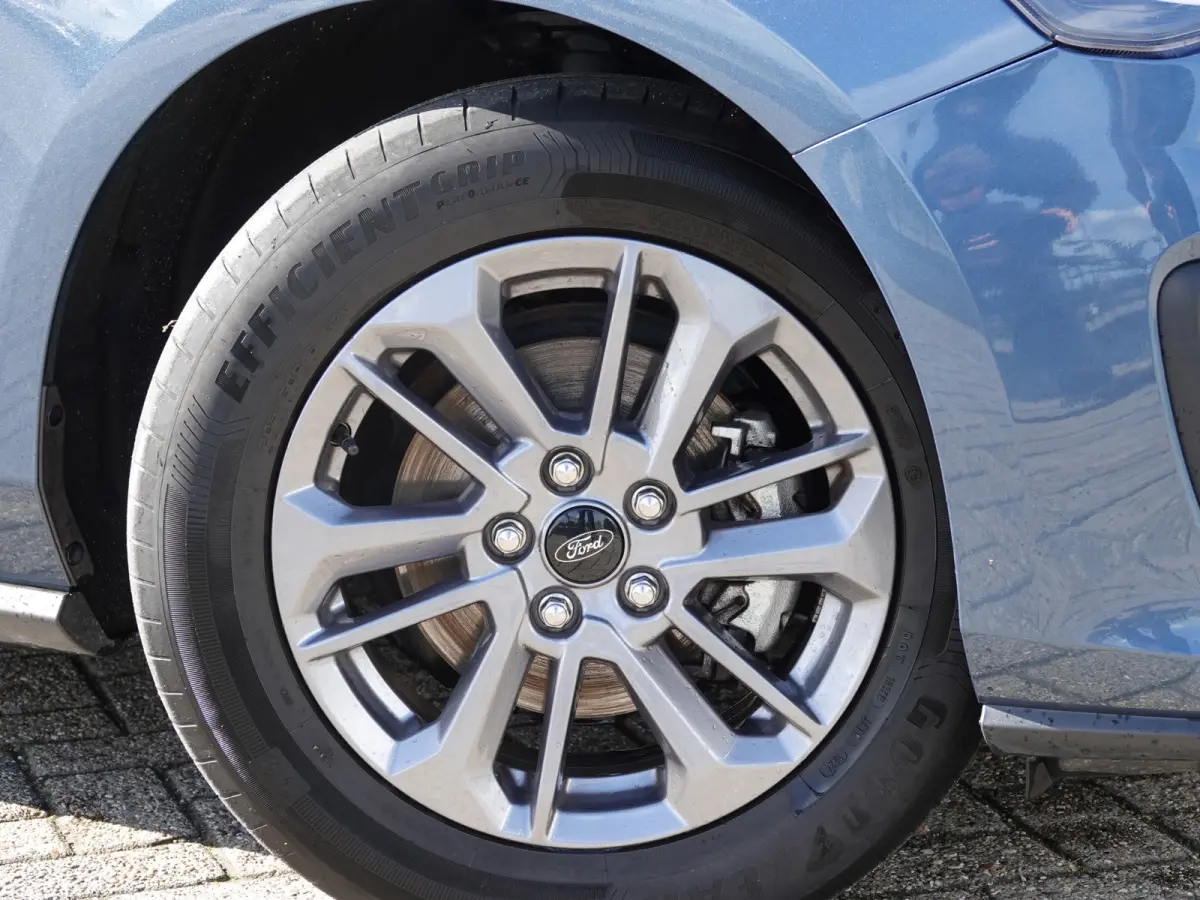 1.0 EcoBoost 155PK Hybrid Titanium AUTOM. | TREKH. | NAVI | CRUISE | LMV