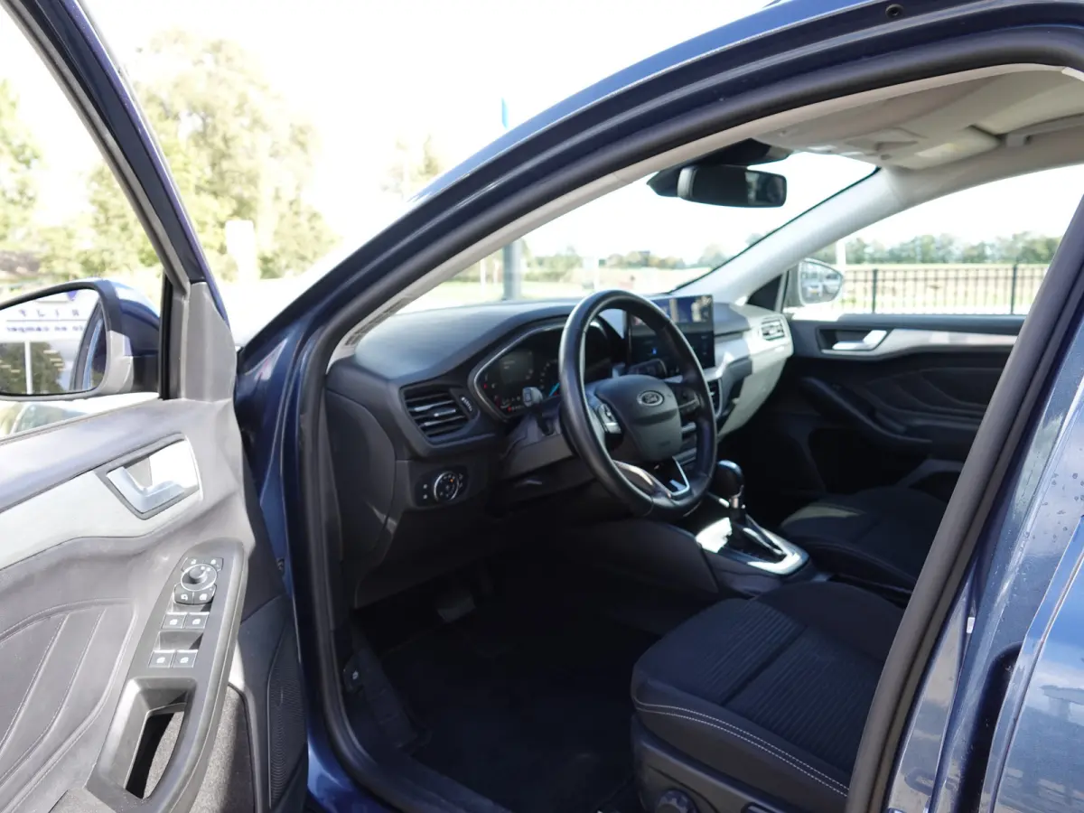 1.0 EcoBoost 155PK Hybrid Titanium AUTOM. | TREKH. | NAVI | CRUISE | LMV