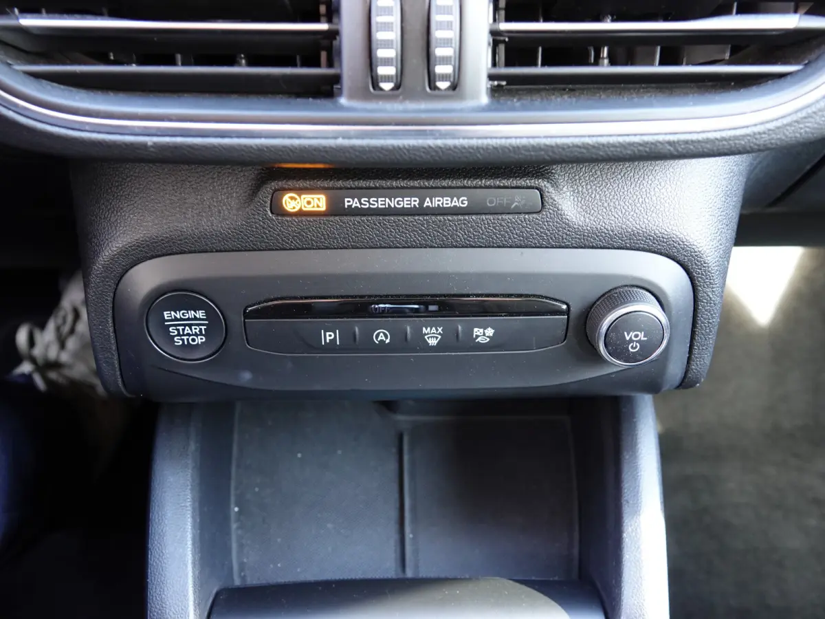 1.0 EcoBoost 155PK Hybrid Titanium AUTOM. | TREKH. | NAVI | CRUISE | LMV